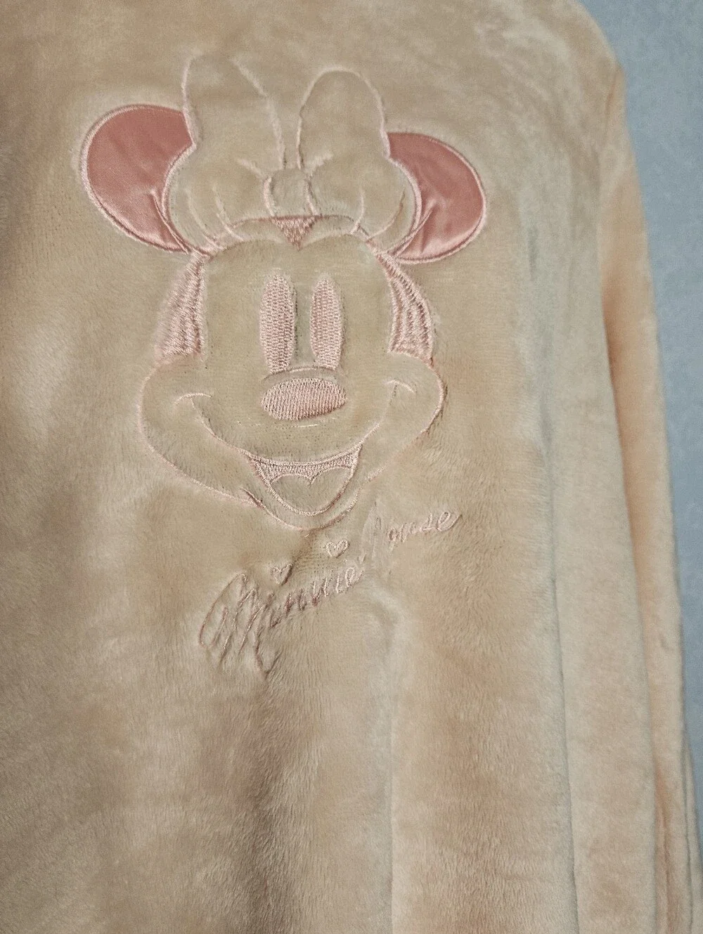 DISNEY Peach Plush Minnie Mouse Pullover, L - Picture 3 of 6
